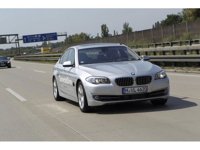 В 2020 году BMW выпустит машину с автопилотом