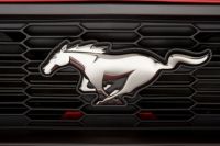 Летом в России начнут продавать легендарный Ford Mustang нового поколения