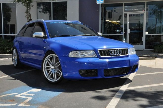 Audi представила универсал RS4 Avant Nogaro