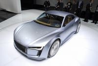 Audi A8 e-tron выпустят в гибридной версии