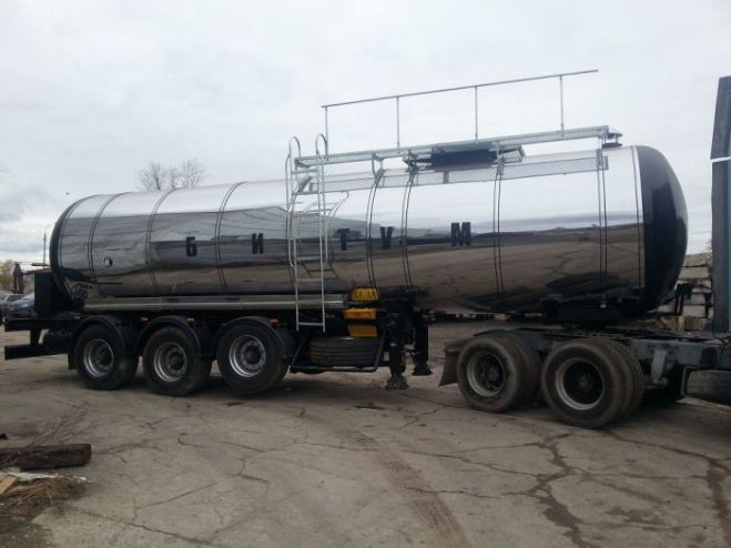 На Юргинском заводе выпустили новый битумовоз