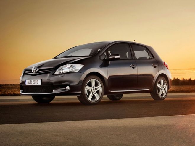 Гибридный автомобиль Toyota Auris становится все более популярным