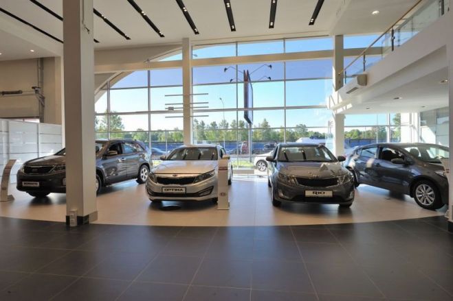 Автомобильный рынок России в феврале занял второе место в Европе