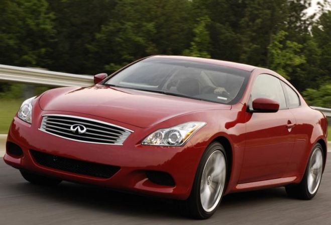 Infiniti G37 не собирается уходить с рынка