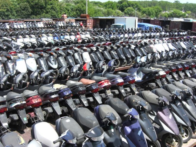 Японские мопеды известных марок Honda и Yamaha
