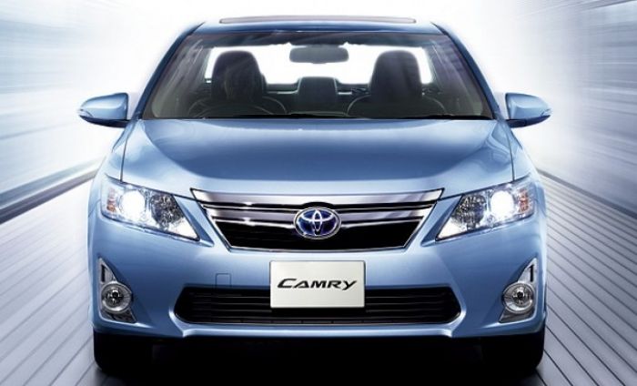 Toyota представит в апреле новый седан Camry